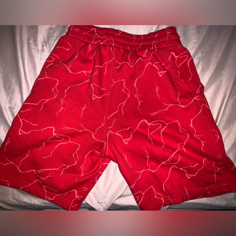 (2) Boys Nike Shorts - Picture 2 of 4